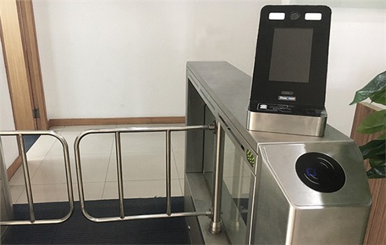 德亚人脸识别闸机