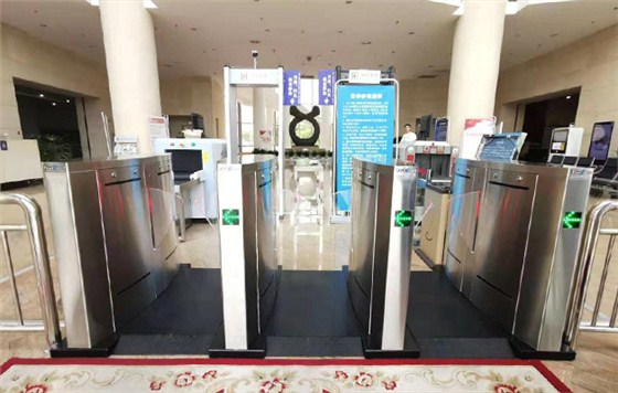 德亚工业级人行通道