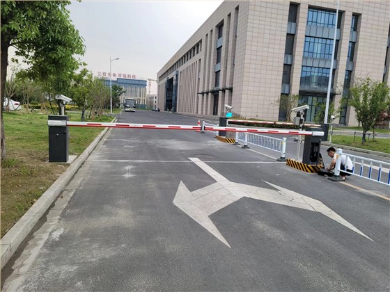 德亚停车场系统