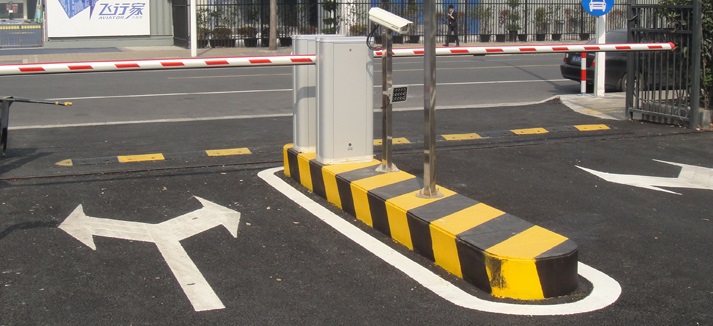 停车场道闸系统安全岛