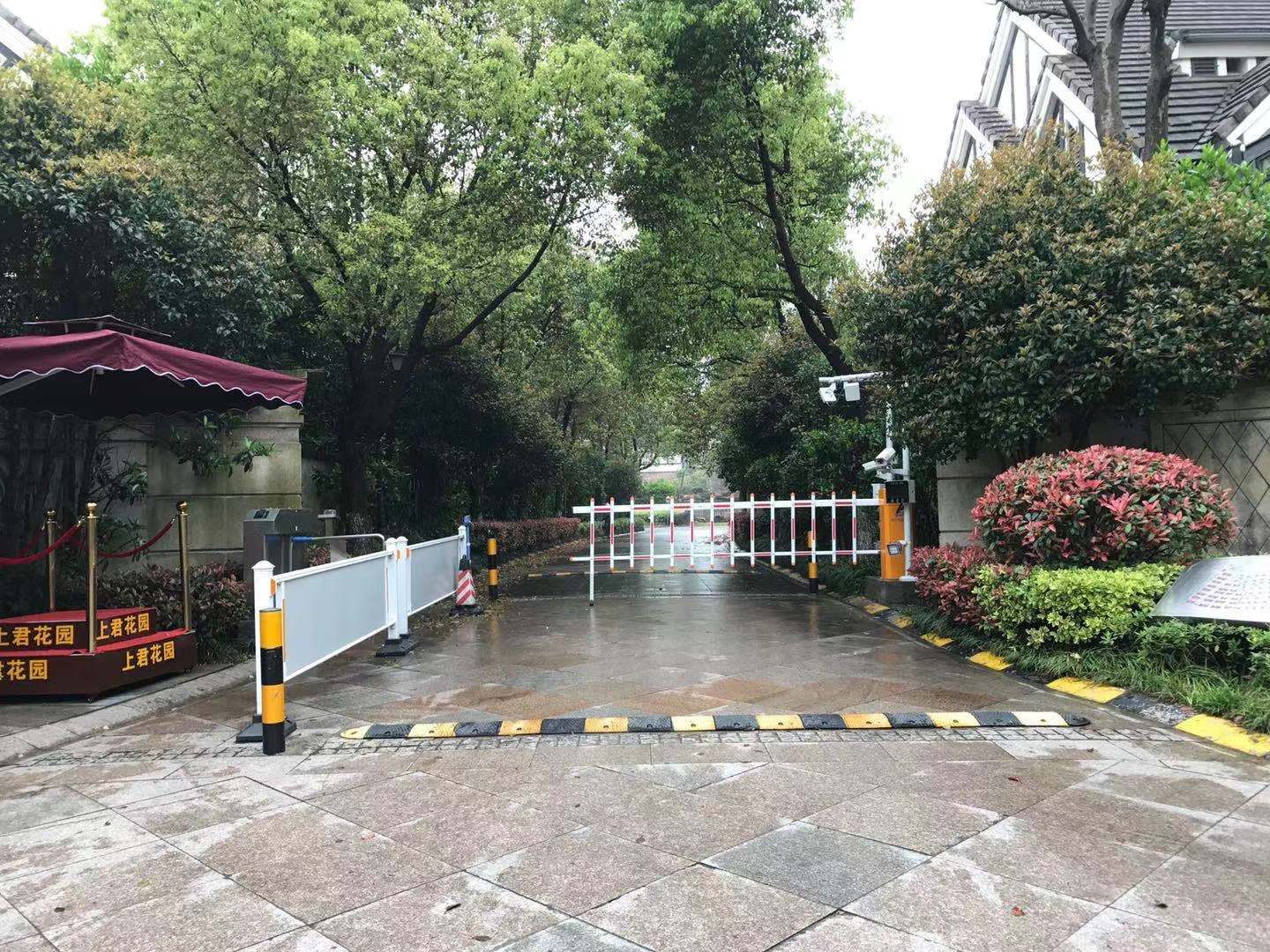 上君花园德亚电动道闸